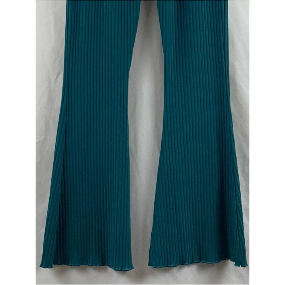 NIKE Turquoise Ribbed Flare Athletic Yoga Pants NWOT Size S